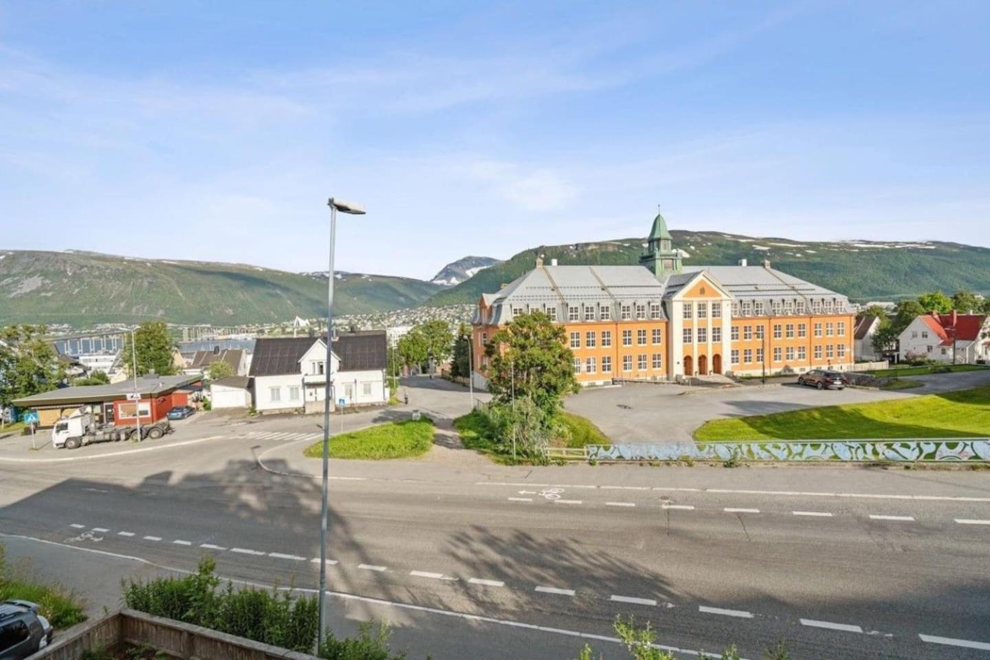 Semi-Detached House Downtown Apartman Tromsø Kültér fotó